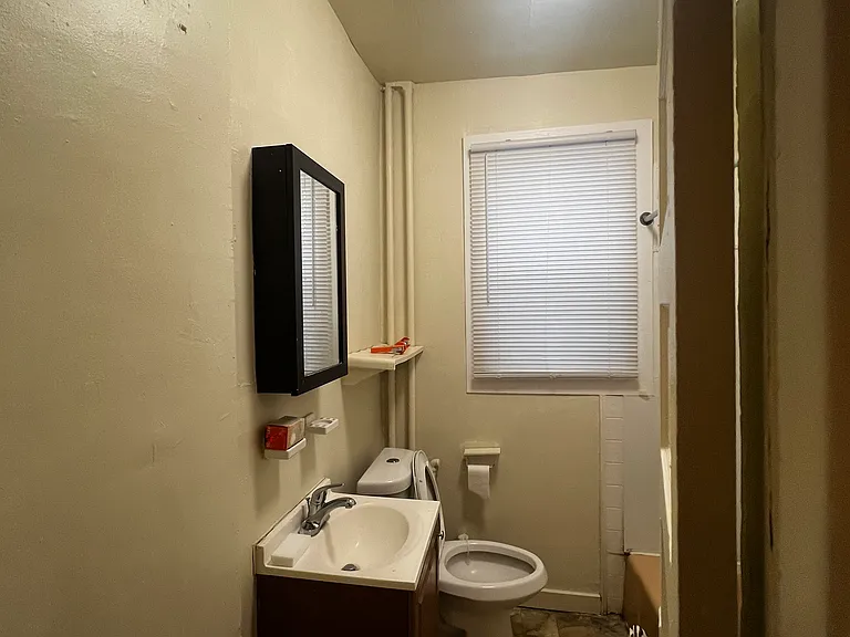 137 Dana Ave #1R — Photo 5