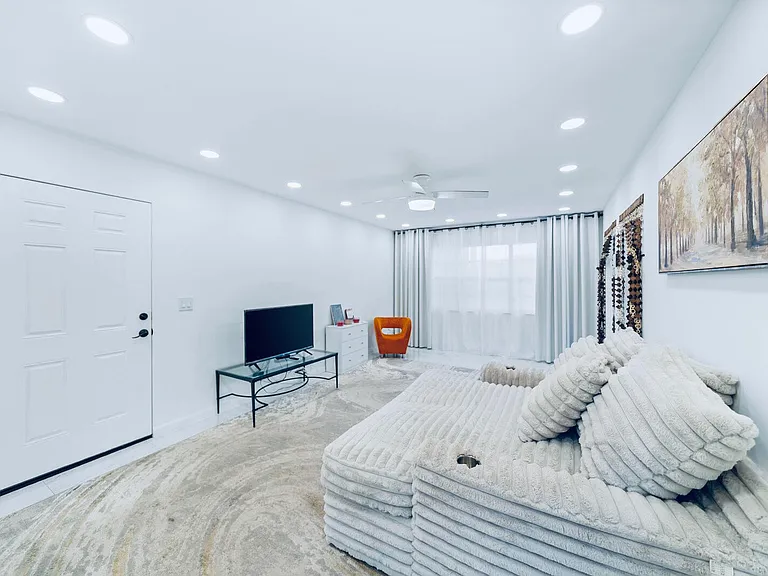 129 Lake Carol Dr #129 — Photo 3