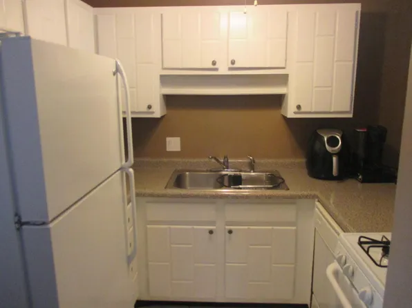 4225 West Rivers Edge CIRCLE #14, Brown Deer, WI 53209