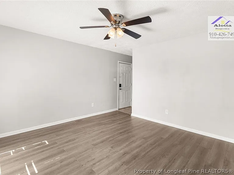 818 Grambling Ct — Photo 6