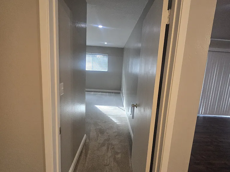 520 Van Buren Avenue — Photo 30
