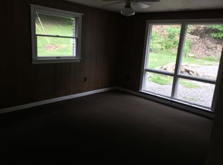 1124 Ivy Ln, Vandergrift, PA 15690