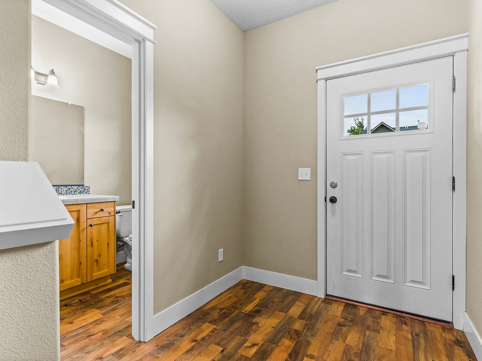 3 bed, 2.5 bath, 1419 sqft, $2,450 — Photo 3