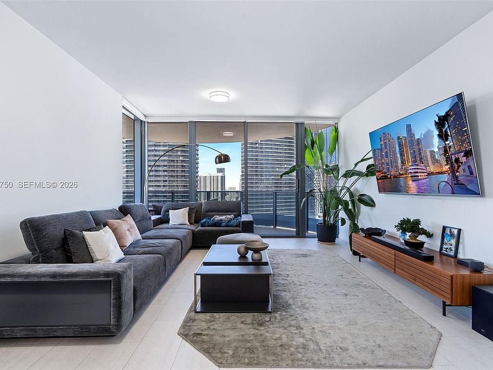 1st image of 1000 Brickell Plz #2812