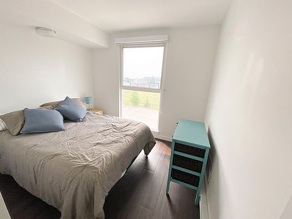 3rd image of 9403 102nd Ave #314