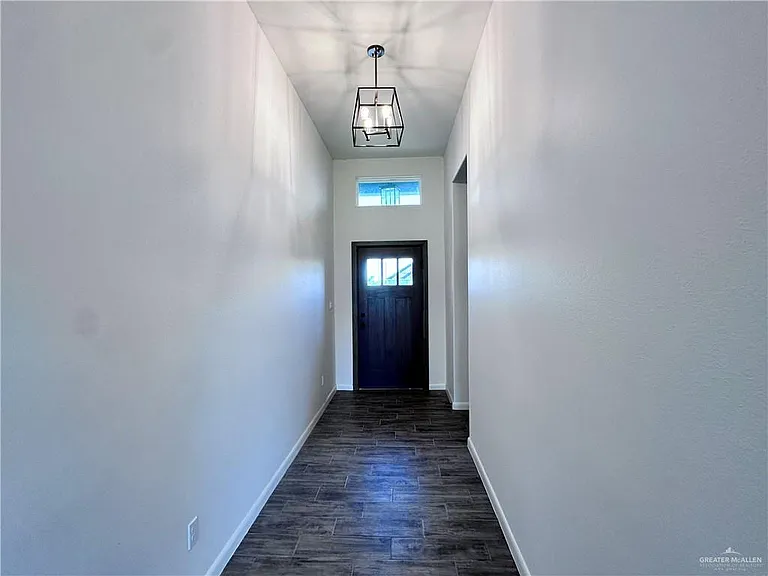 1100 Azalea St — Photo 6