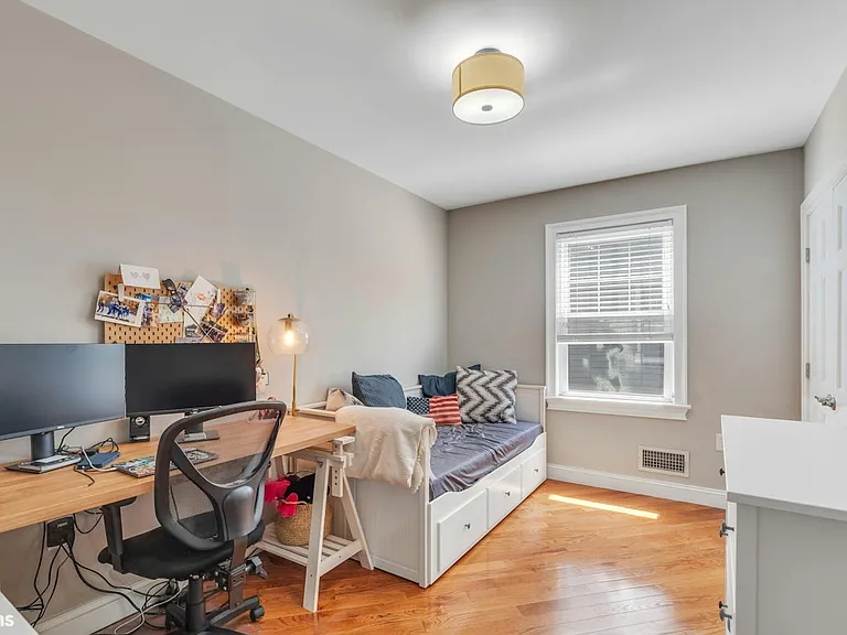 170 Pine St #A — Photo 14