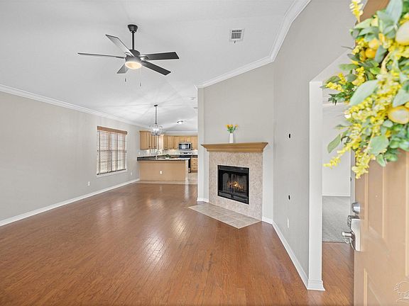 4th image of 1535 E Baars St