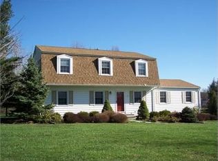 1 Falcon Ln, Long Valley, NJ 07853