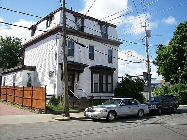 2nd image of 41 Walnut St APT 2