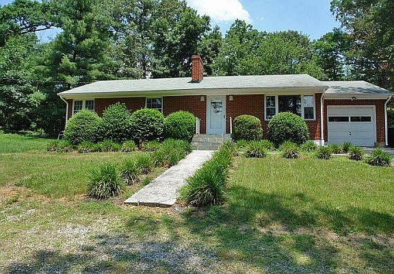 5th image of 8225 Webster Dr