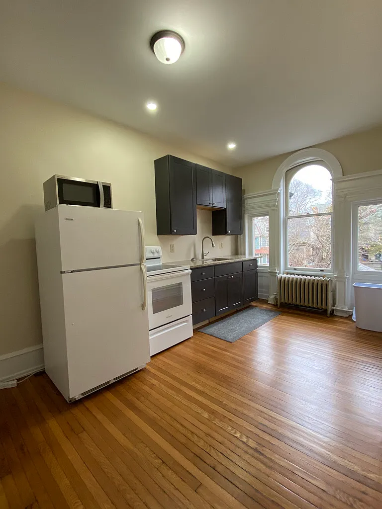 1051 West 4th Street - 1 Bedroom Units - 2E — Photo 2