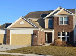 19229 England Dr, Macomb, MI 48042