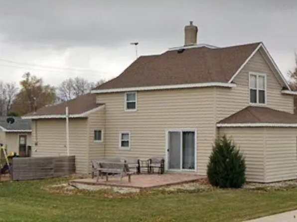 525 E 5th St, Corsica, SD 57328