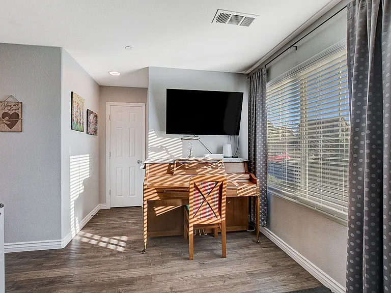 1045 Spotted Saddle St — Photo 42