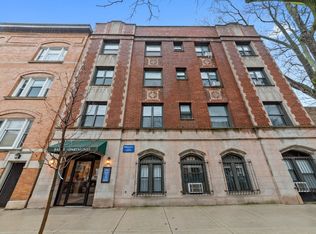635 W Barry #105, Vernon Hills, IL 60061