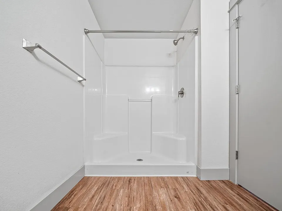 Building Photo 5