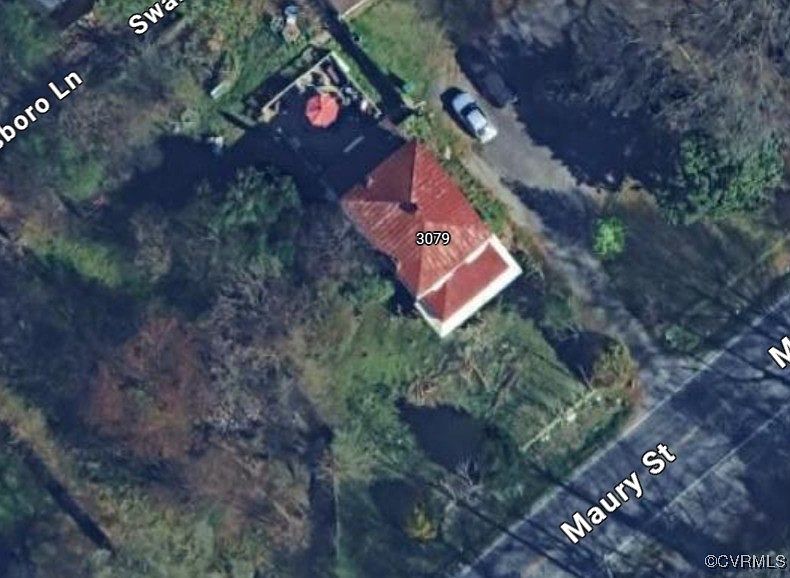 2nd image of 3079 Maury St