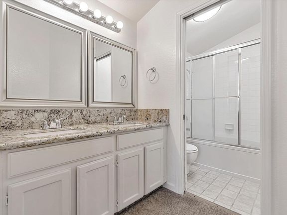 5th image of 955 Bauman Court