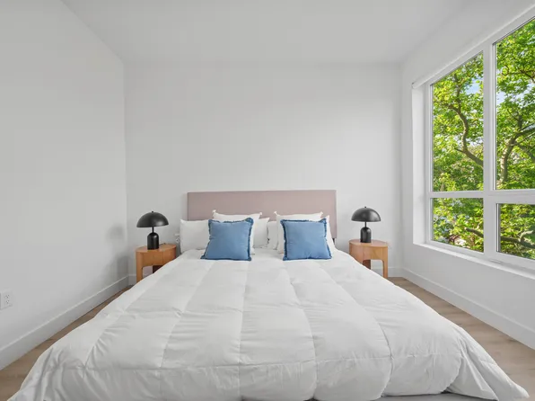 17 Avenue East image 19 of 57