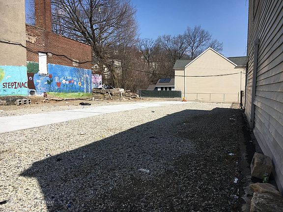 4th image of 207 Ashburton Avenue