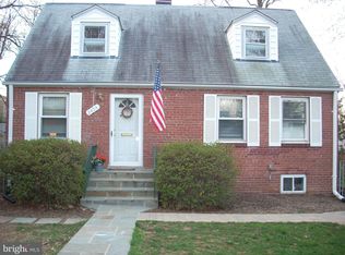 2404 N Dickerson St, Arlington, VA 22207