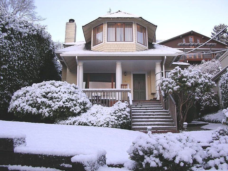 2nd image of 1415 Newport Way