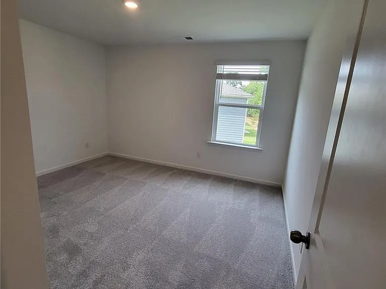 448 Golden Eagle Pkwy — Photo 15