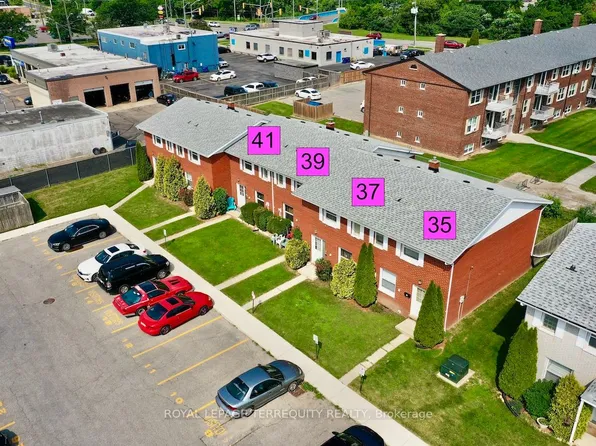 Orchard Pl #35, Chatham Kent, ON N7M 1A6