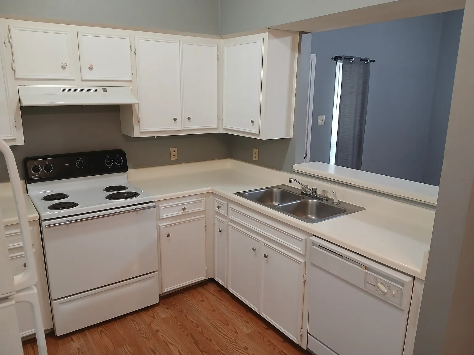 2 bed, 796 sqft, $1,100 — Photo 2