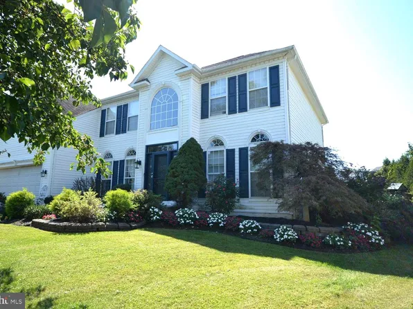 804 Sweet Cherry St, Warrington, PA 18976