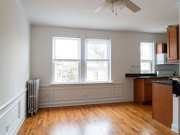 3rd image of 4545 N Beacon St #310