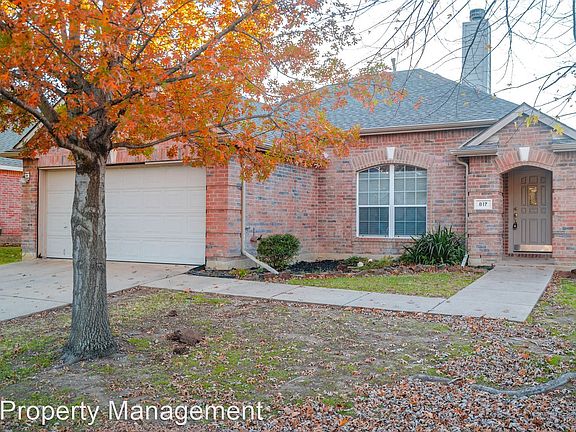 2nd image of 817 Sussex Dr