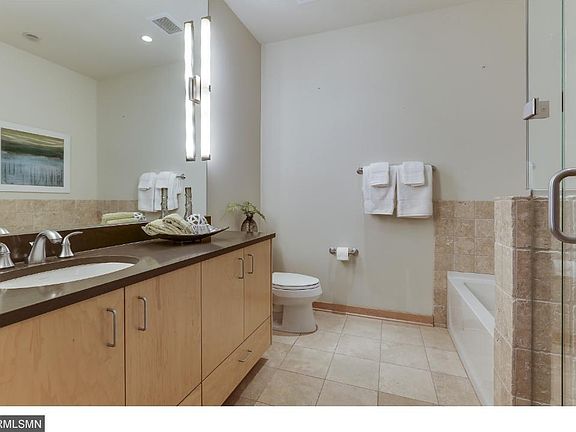 4th image of 3104 W Lake St Unit 403