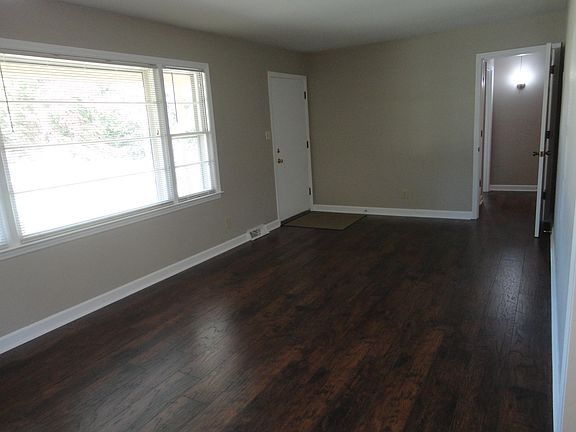 4th image of 107 Oakview Ct