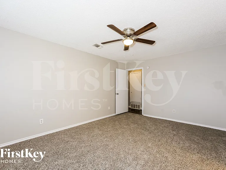3944 Misty Meadow Dr — Photo 10