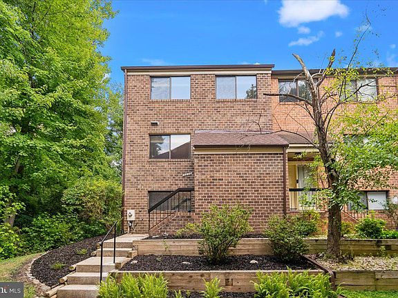 2nd image of 8946 Skyrock Ct