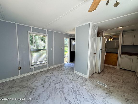 5th image of 143 Maple St