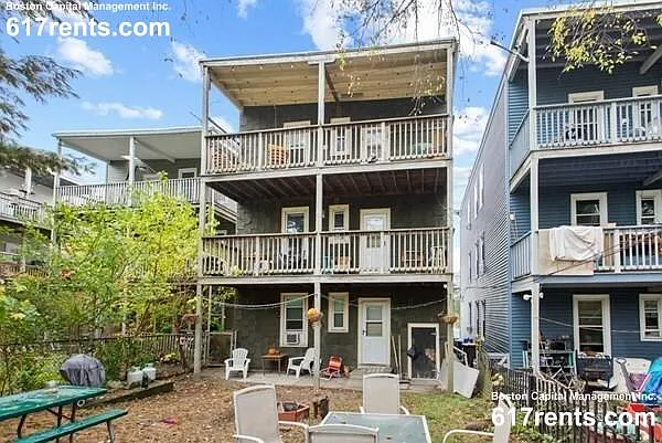3 bed, 1200 sqft, $2,995 — Photo 3