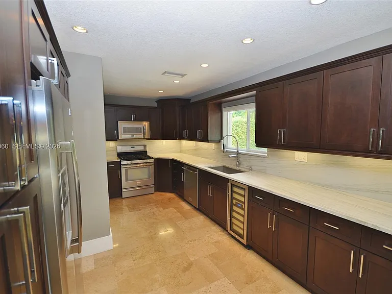 14001 Cypress Ct — Photo 4