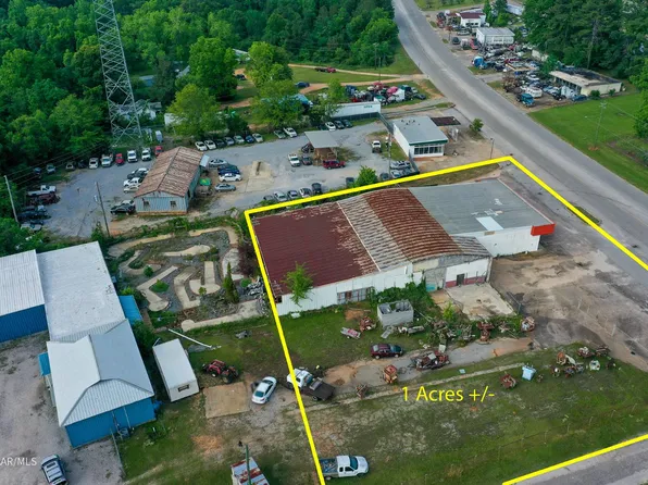 160 N Jackson St, Grove Hill, AL 36451