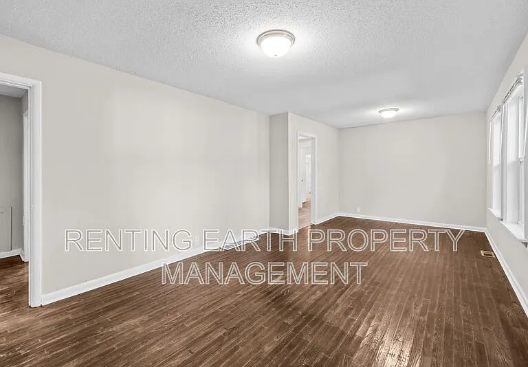 1128 Cardwell Ln — Photo 4