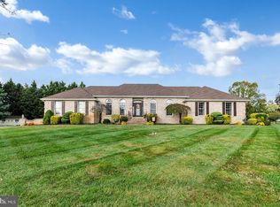 109 N Patricia Dr, Swedesboro, NJ 08085