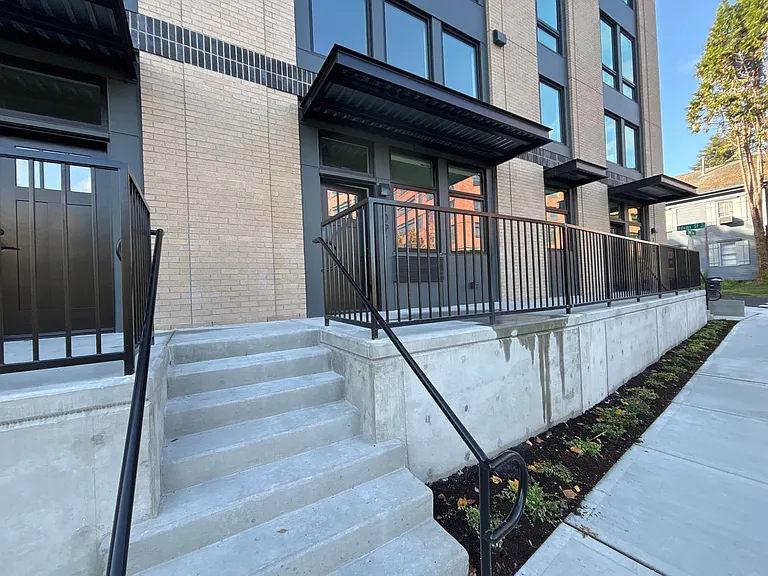 401 UNION — Photo 164