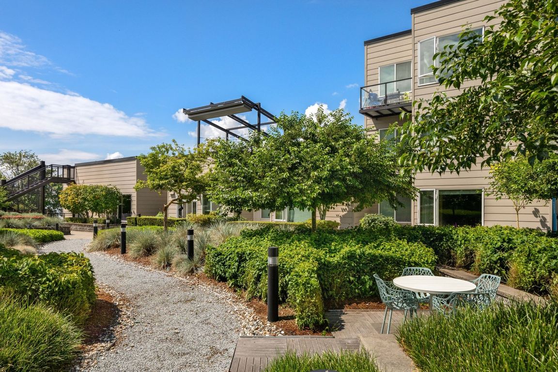 Waterscape At Juanita Village