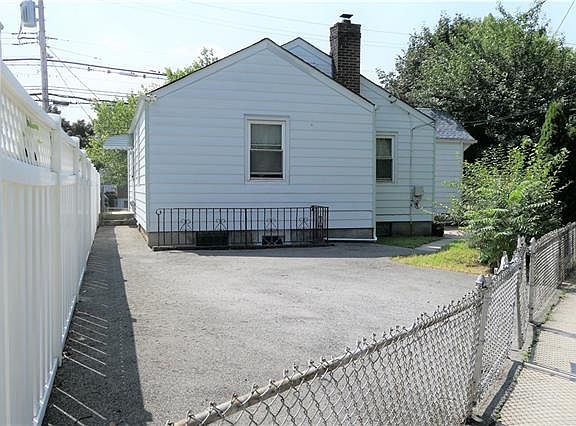 2nd image of 275 Kimball Ave
