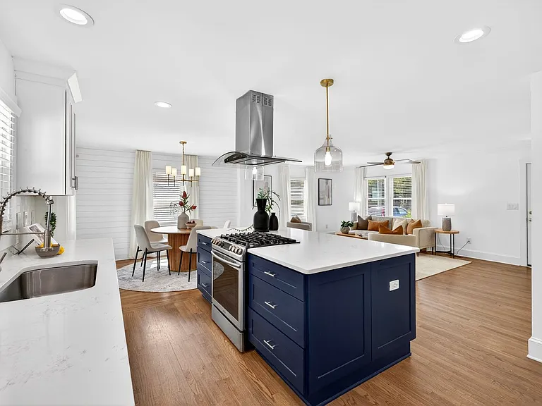 1214 N Sharon Amity Rd — Photo 10