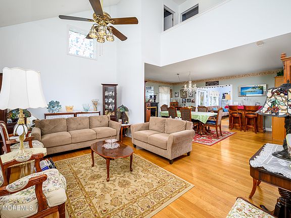 4th image of 725 Skoog Court