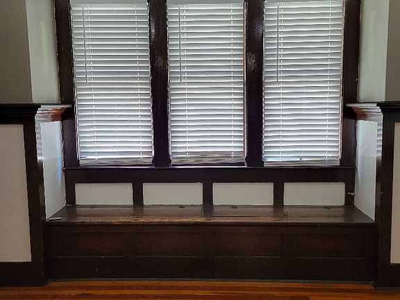 5th image of 862 1st St N APT 3