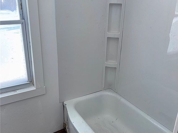 3rd image of 1311 Superior Ave